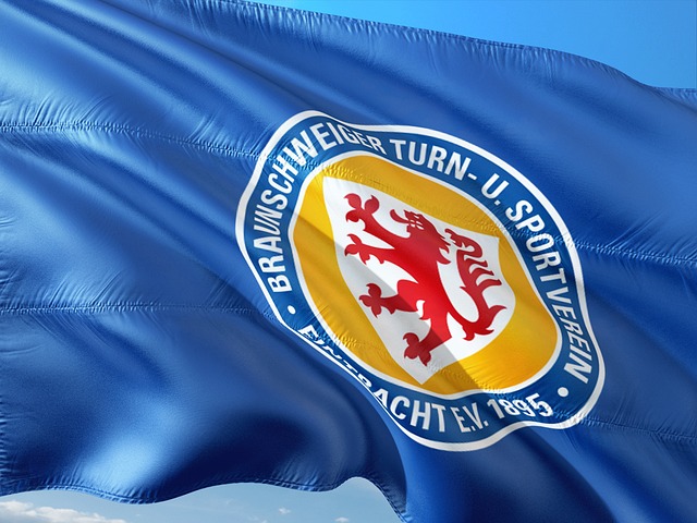 邮报：曼联准备再次报价布兰斯韦特，约罗也是目标之一.